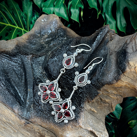 DEWI BALI SILVER GARNET EARRINGS